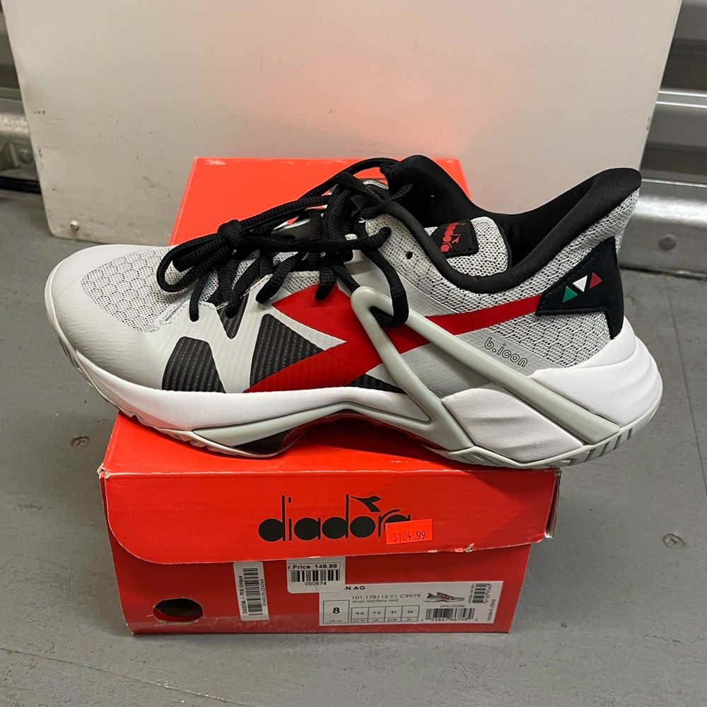 Diadora tennis shose size 8 color gray white red